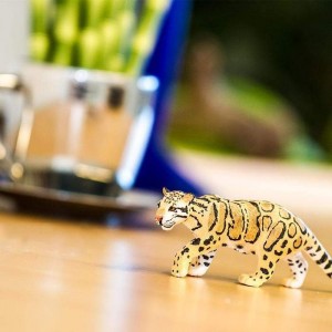 Димчатий леопард Safari Ltd 100239 Димчатий леопард Safari Ltd 100239
